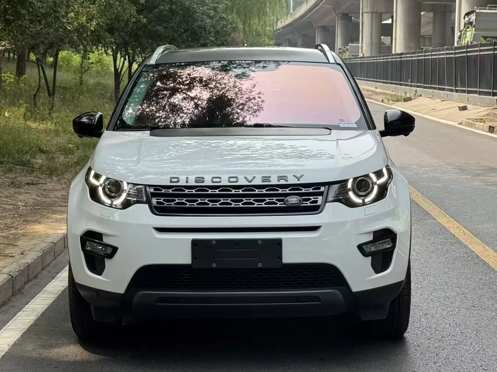 Land Rover Discover the magic