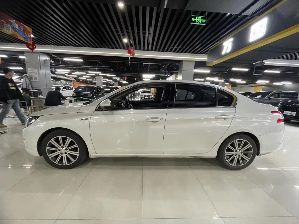 Peugeot 408