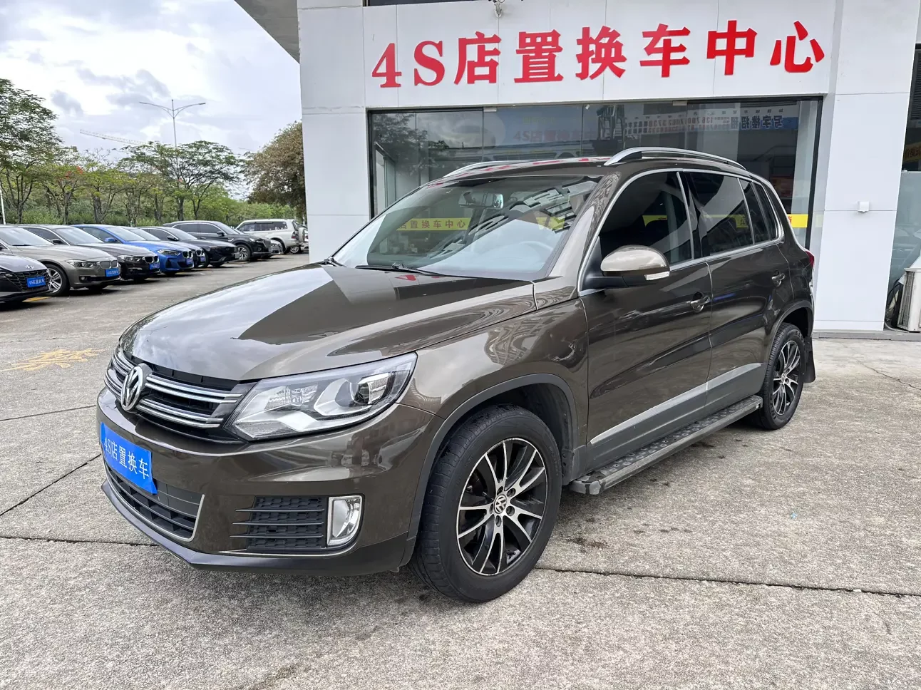 Volkswagen Tiguan (Tharu)