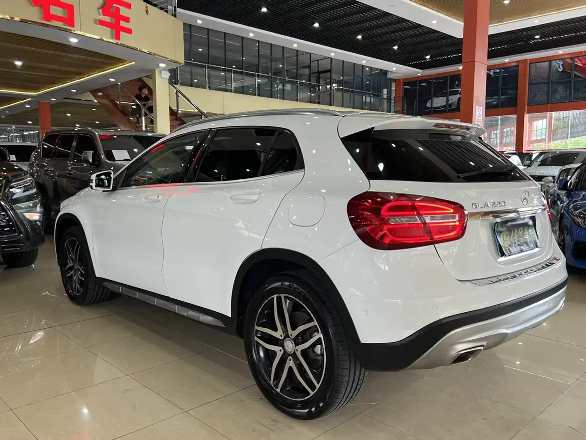 Mercedes-Benz GLA