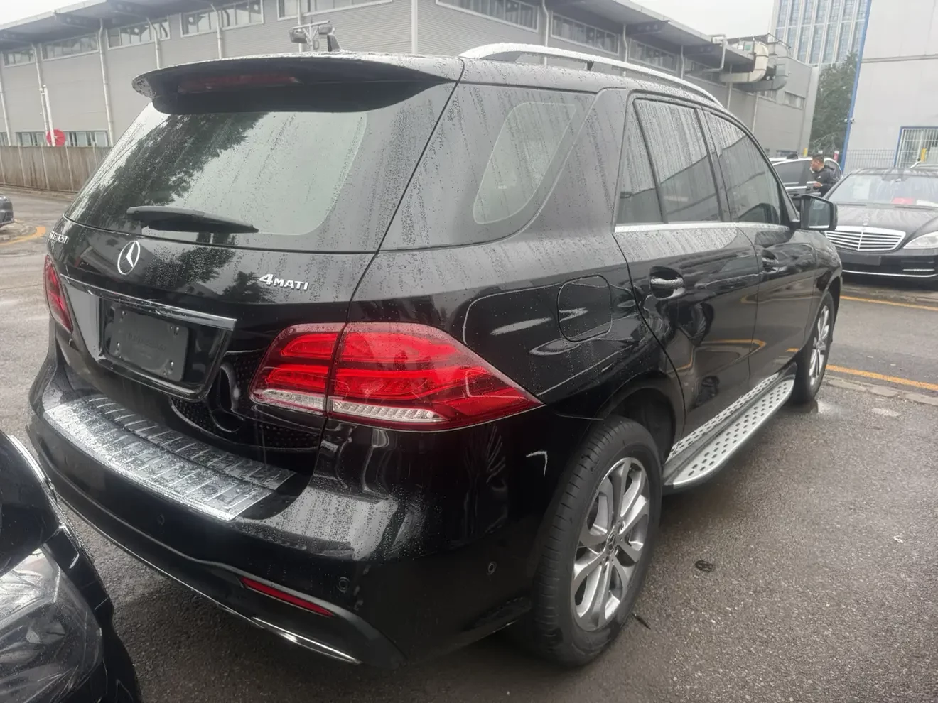 Mercedes-Benz GLE (Imported)
