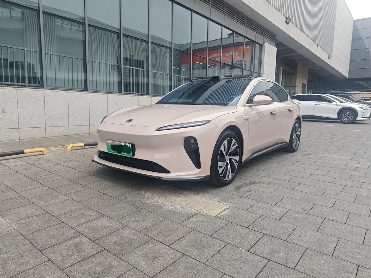 NIO ET5  из Китая