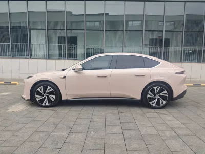 NIO ET5