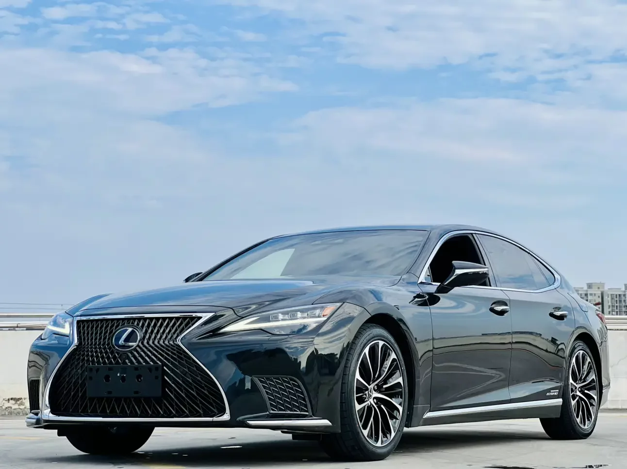 Lexus LS