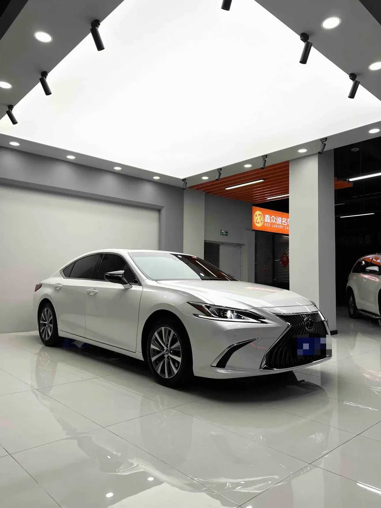 Lexus ES