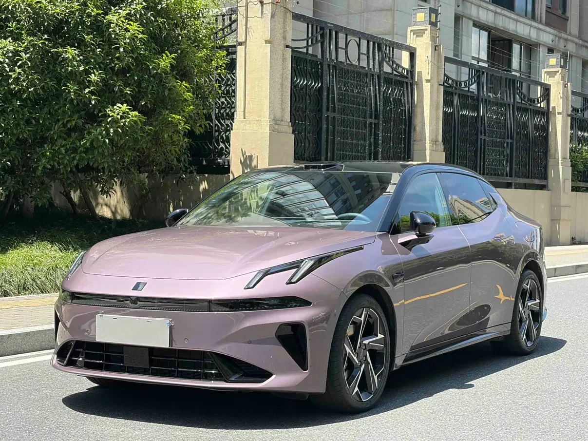 Lynk & Co 07 EM-P
