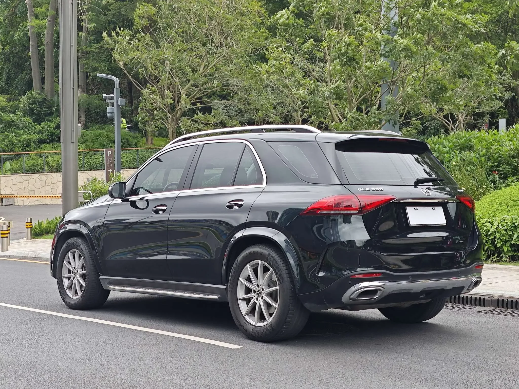 Mercedes-Benz GLE (Imported)
