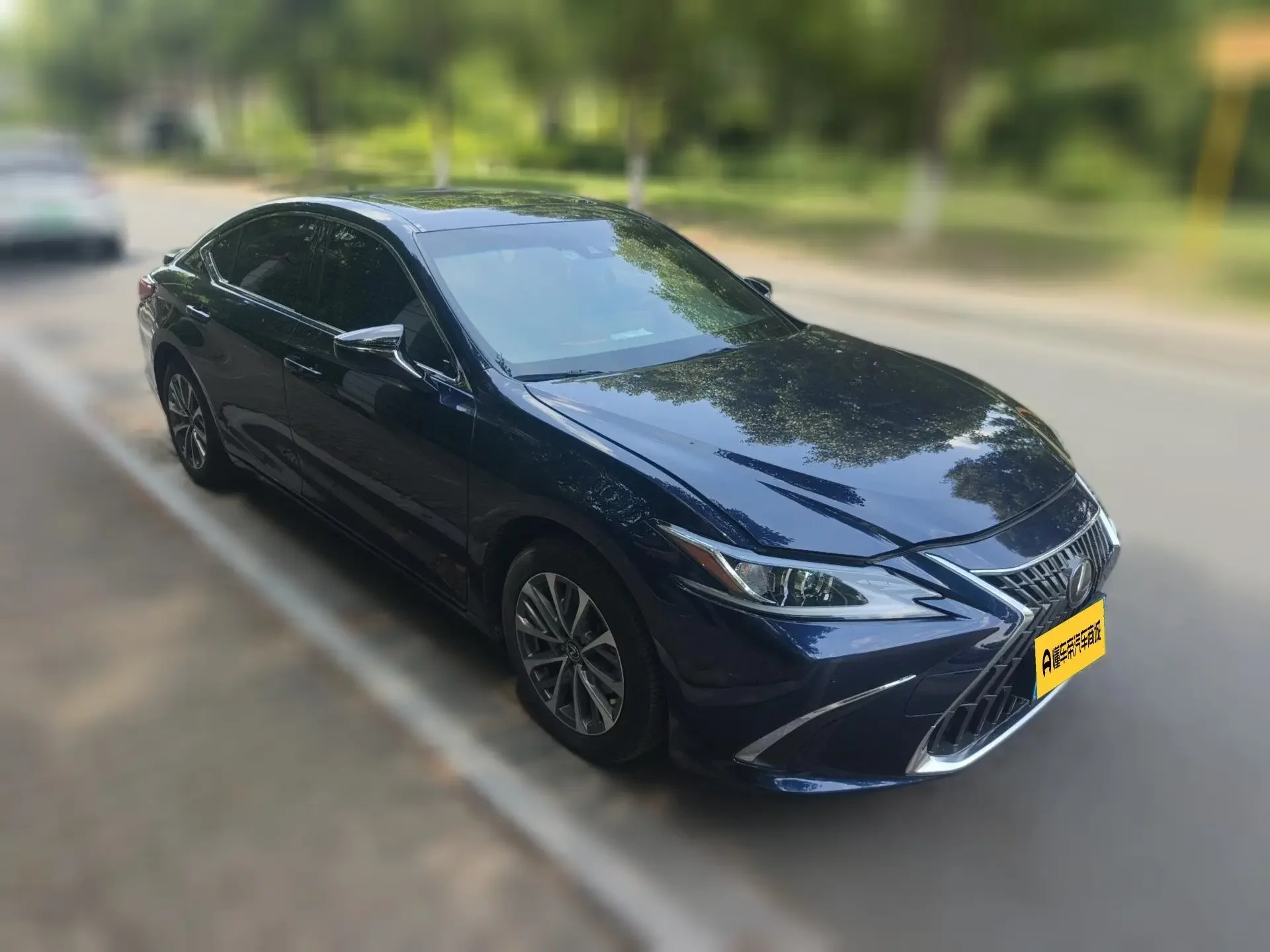 Lexus ES