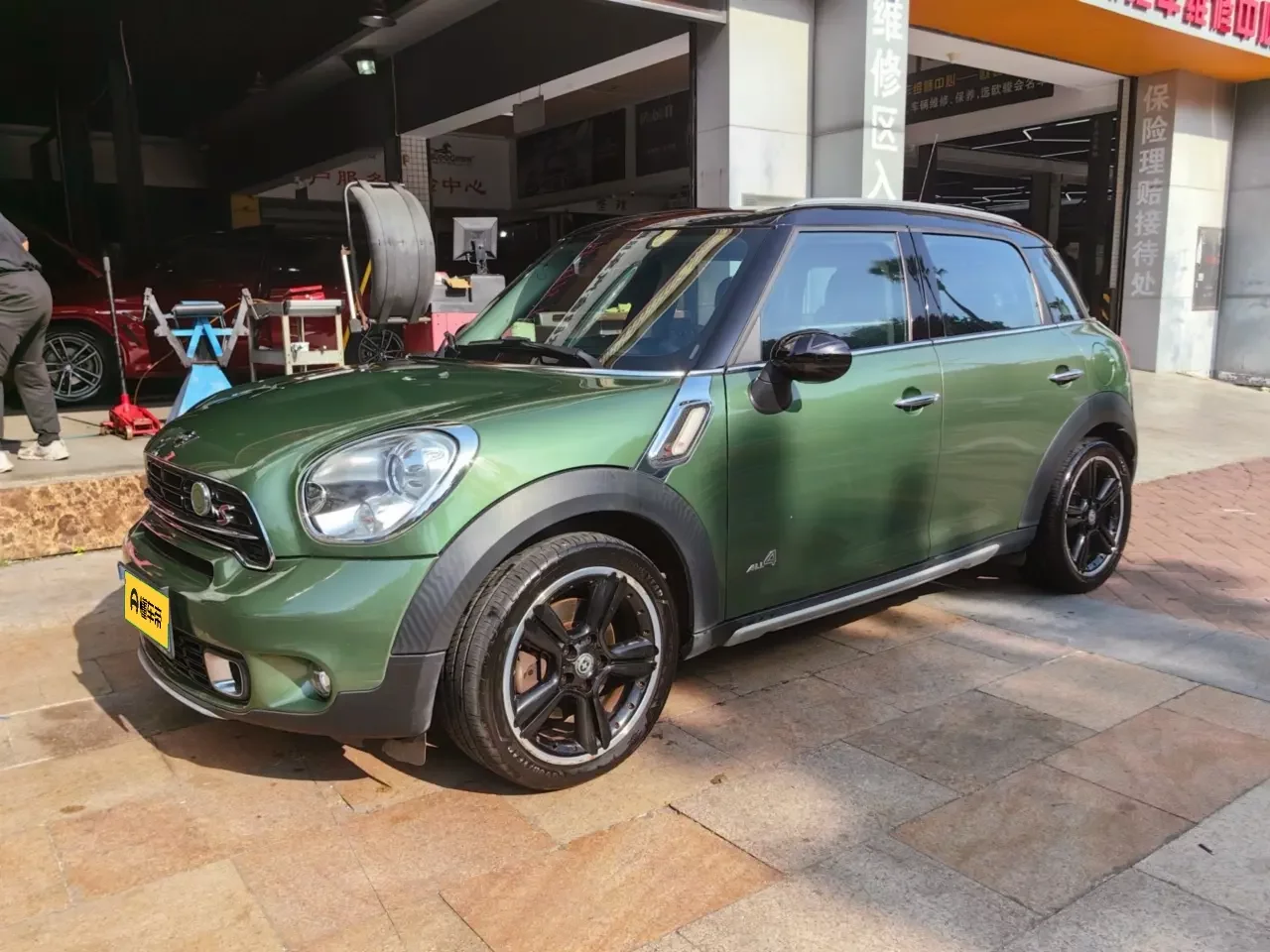 MINI COUNTRYMAN