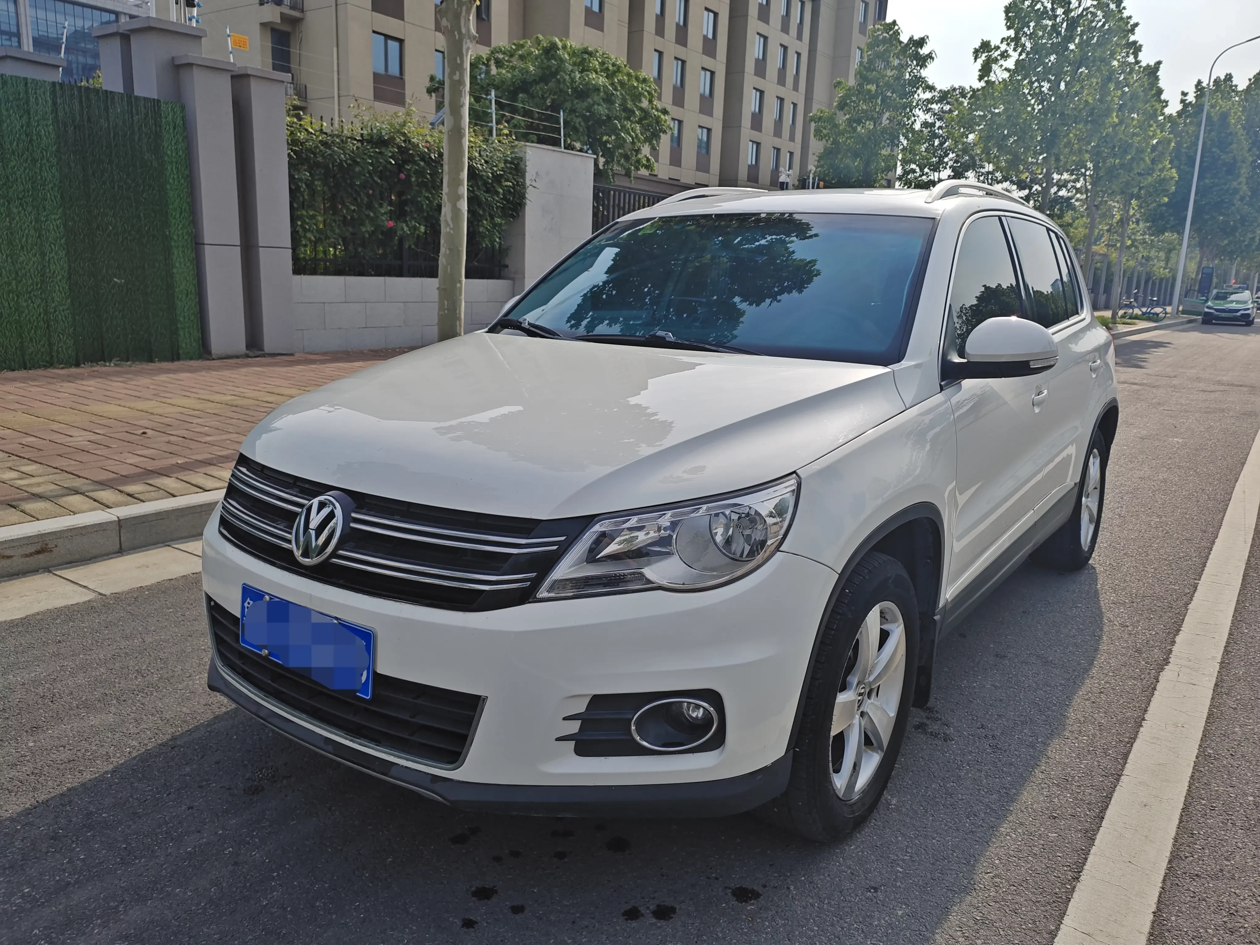 Volkswagen Tiguan (Tharu)