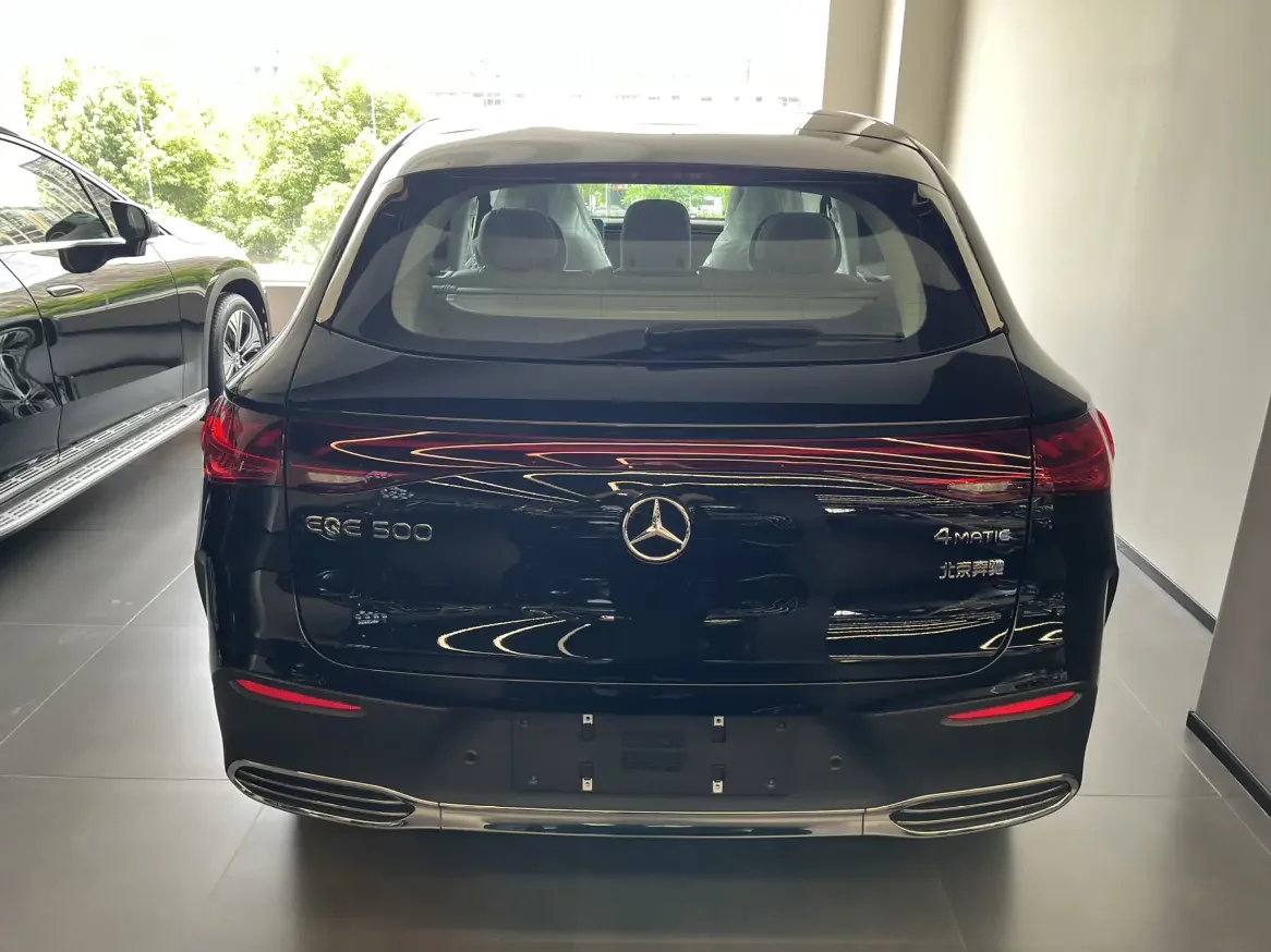 Mercedes-Benz EQE SUV