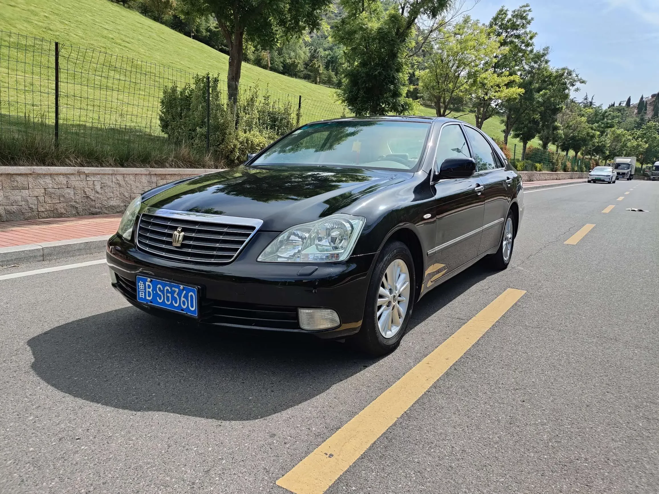 Toyota crown