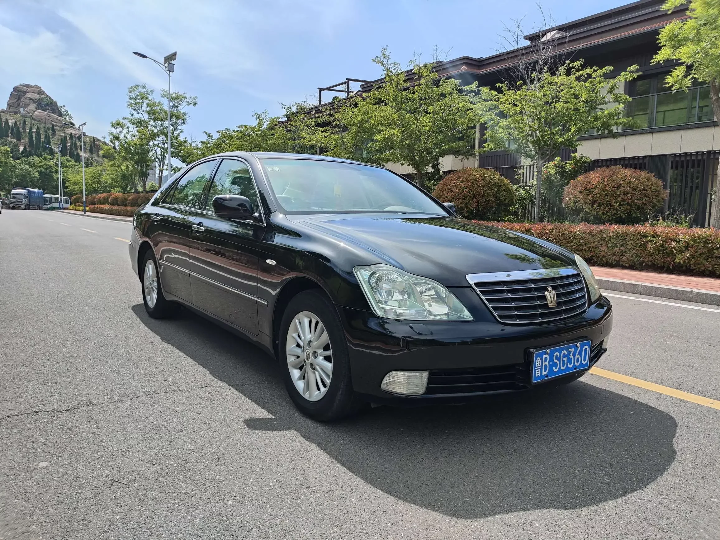 Toyota crown