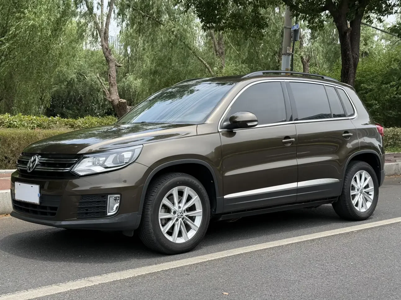 Volkswagen Tiguan (Tharu)