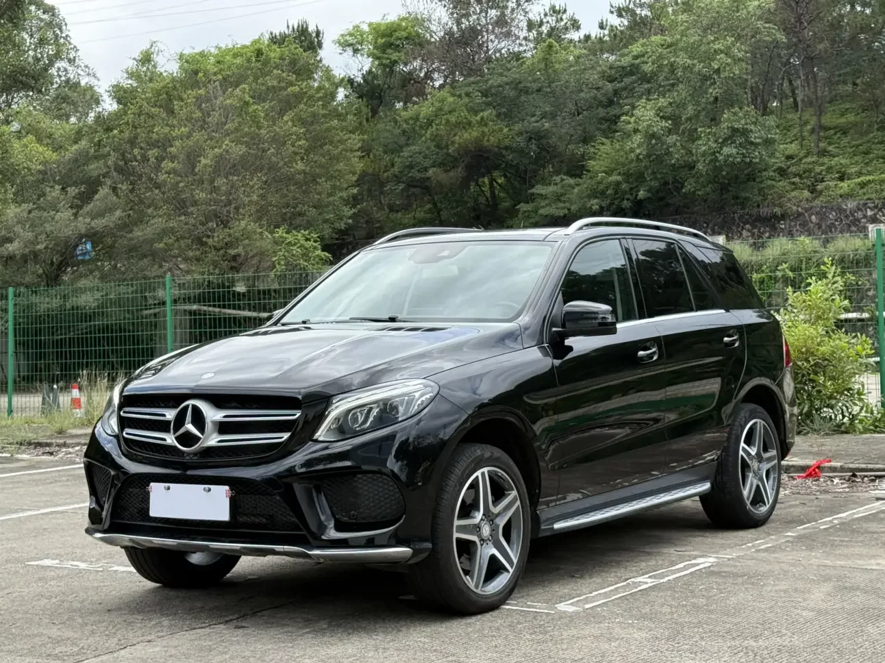 Mercedes-Benz GLE (Imported)