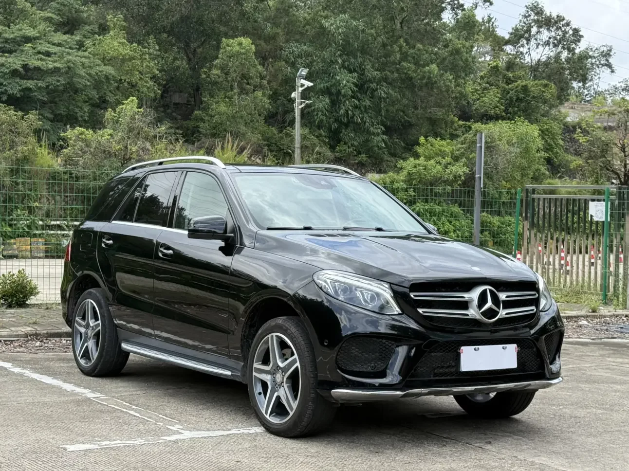 Mercedes-Benz GLE (Imported)