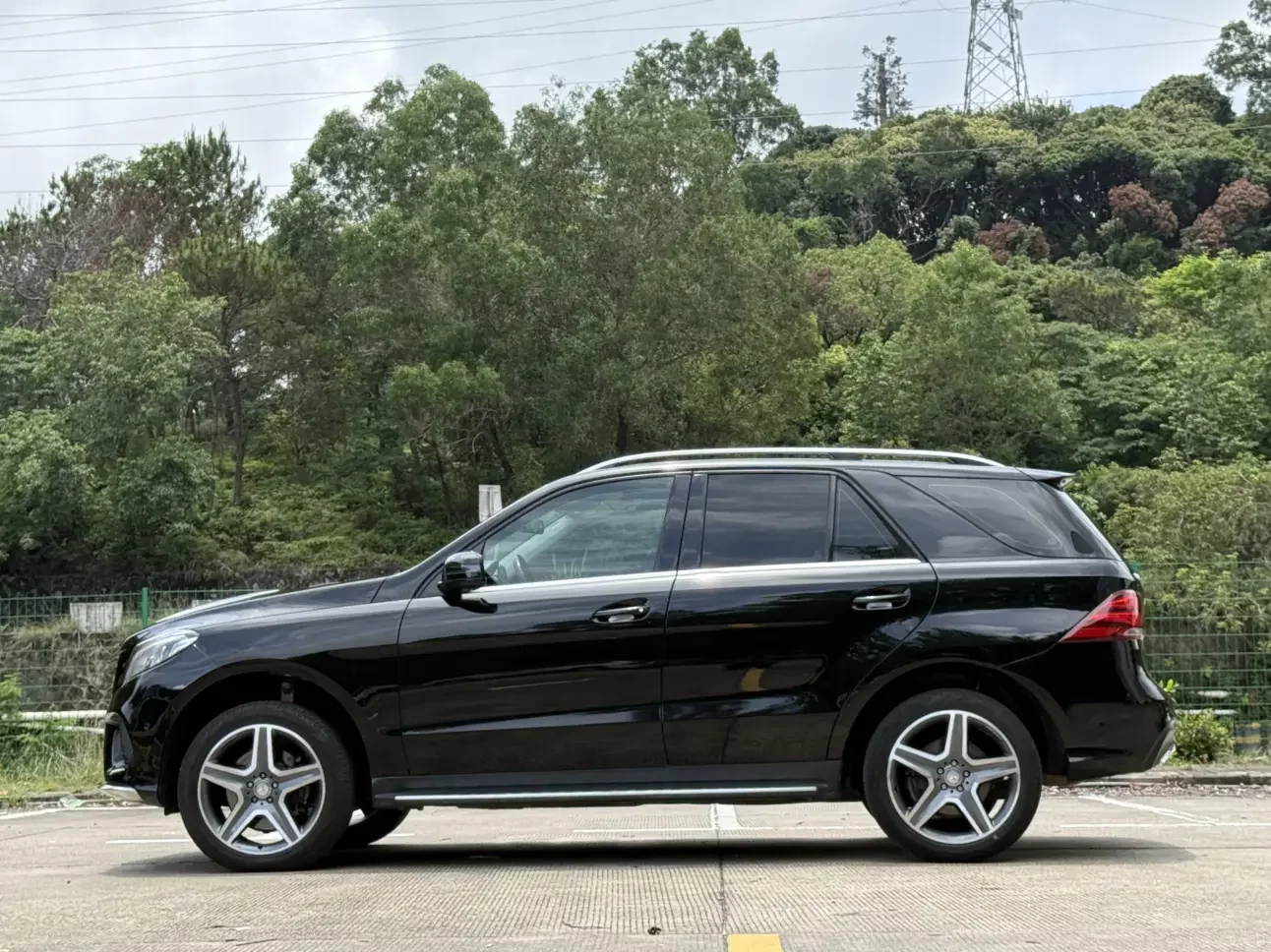 Mercedes-Benz GLE (Imported)