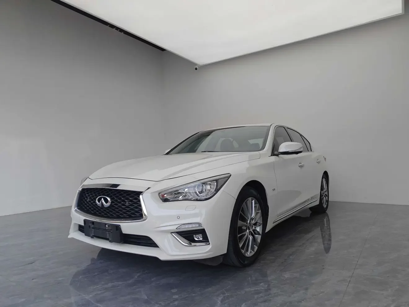 Infiniti Q50L