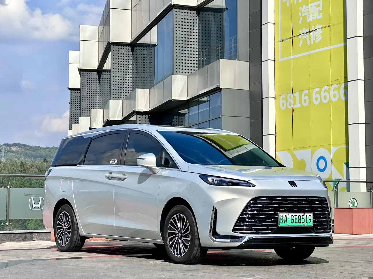 Buick GL8 PHEV