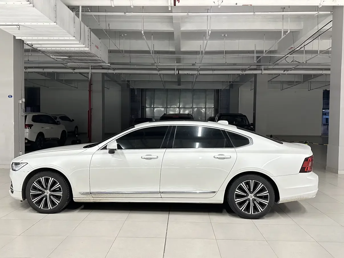 Volvo S90