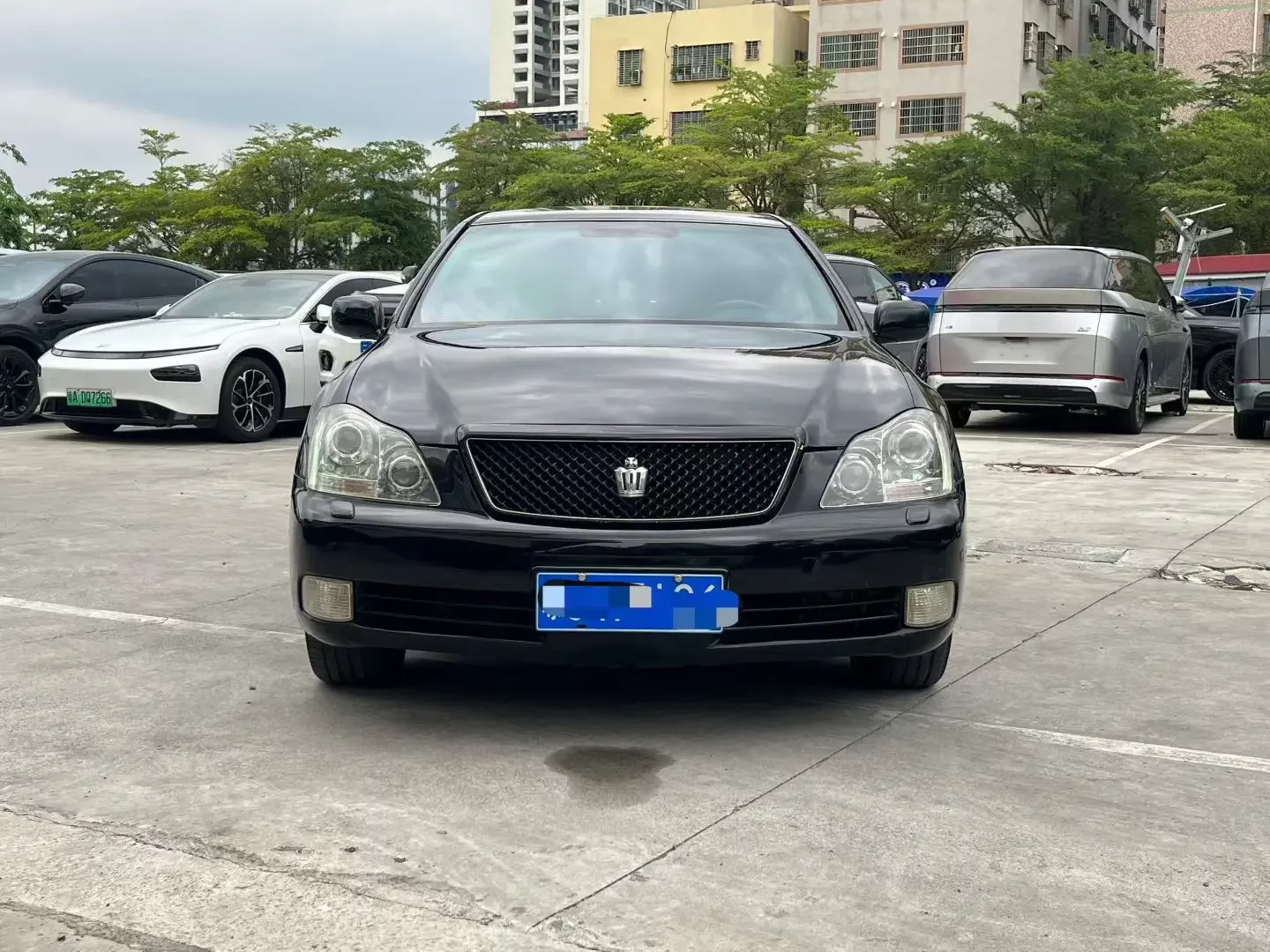 Toyota crown