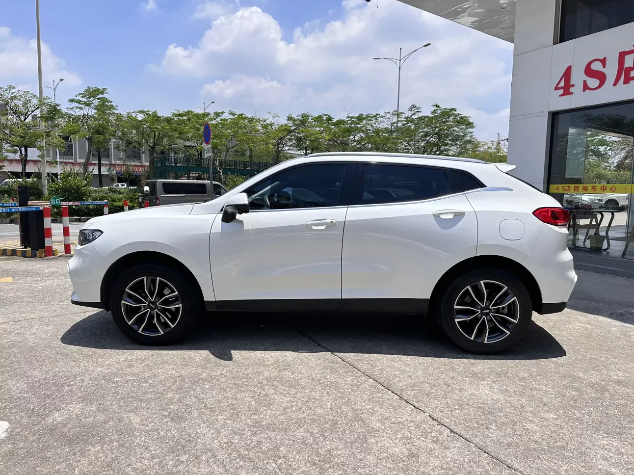 Wey Wei brand VV5