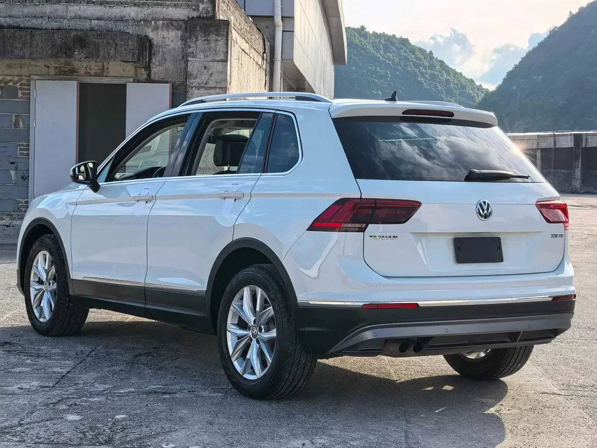 Volkswagen Tiguan (Tharu)