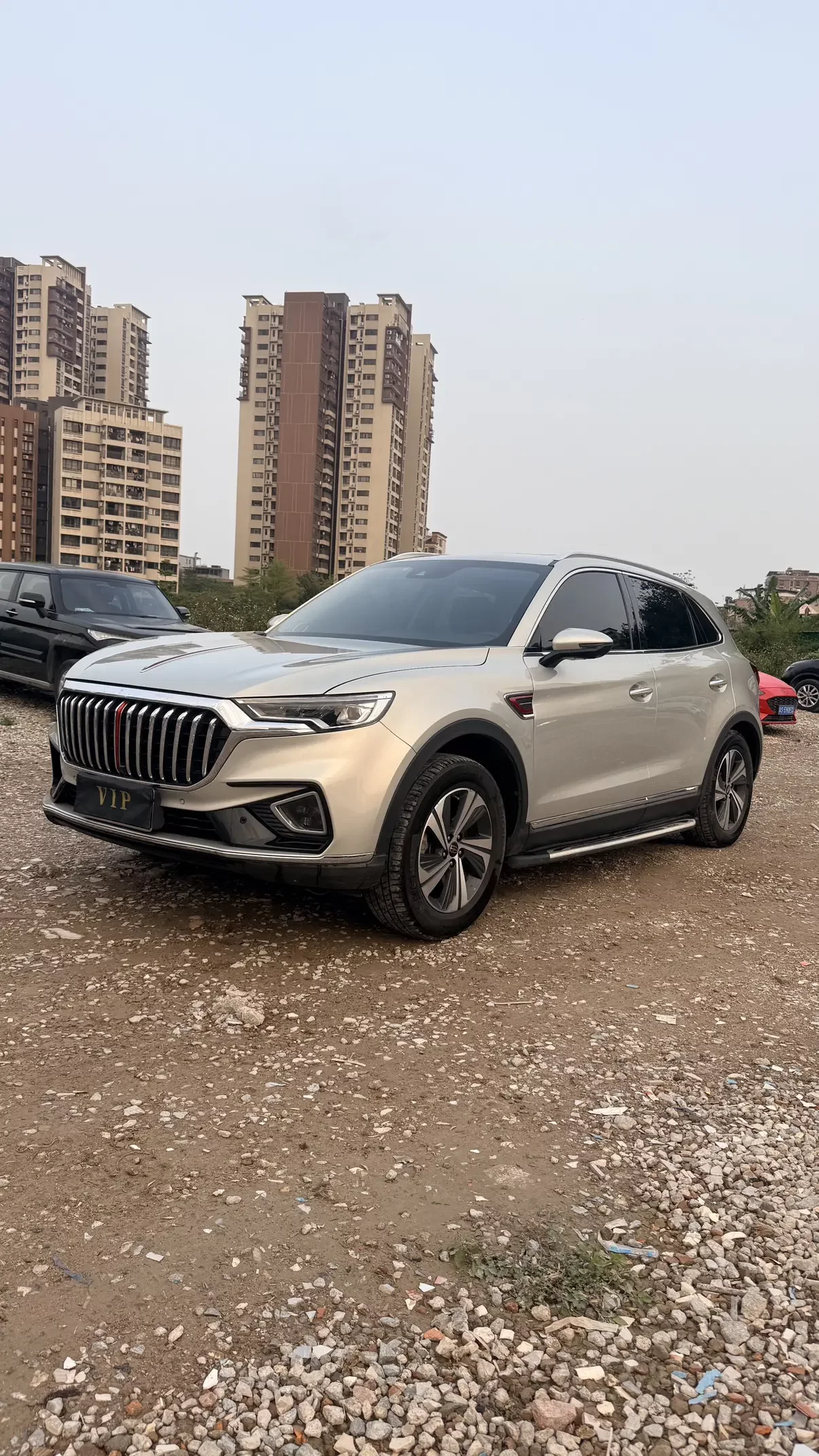 Hongqi HS5