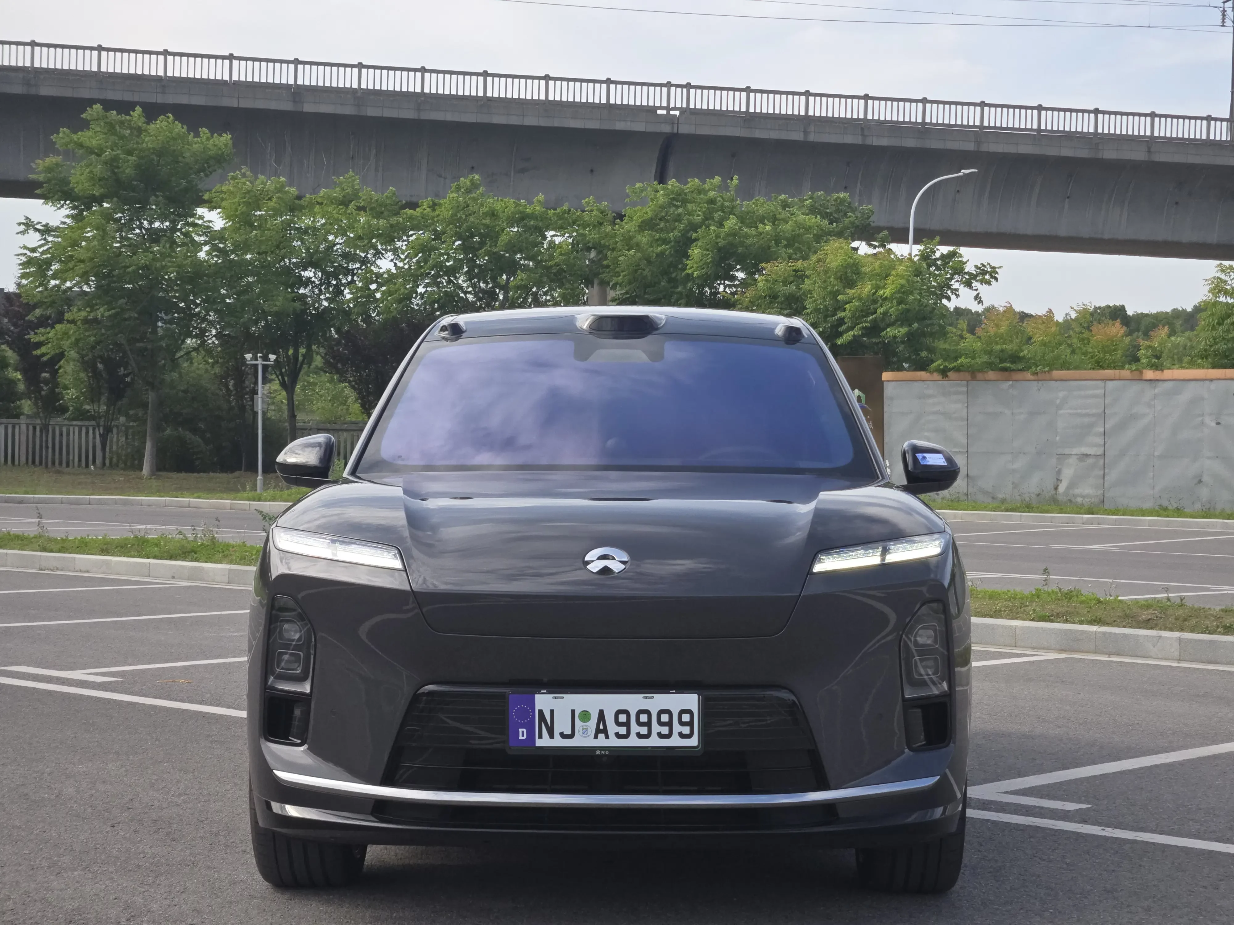 NIO ES8