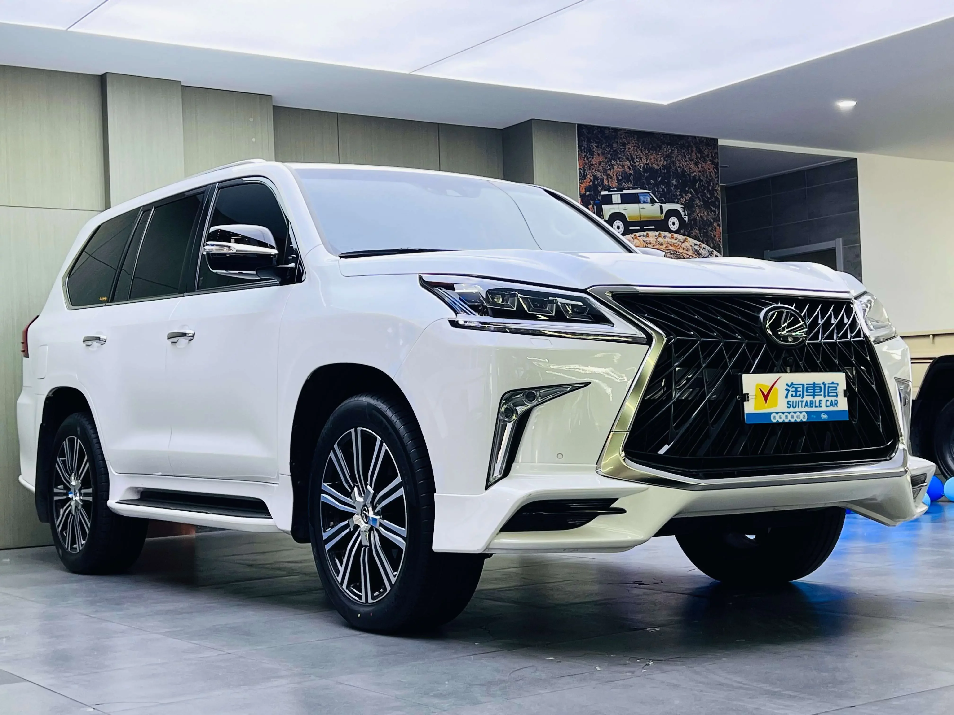 Lexus LX