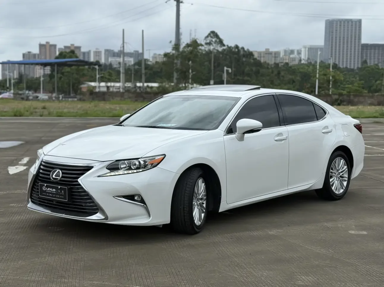 Lexus ES