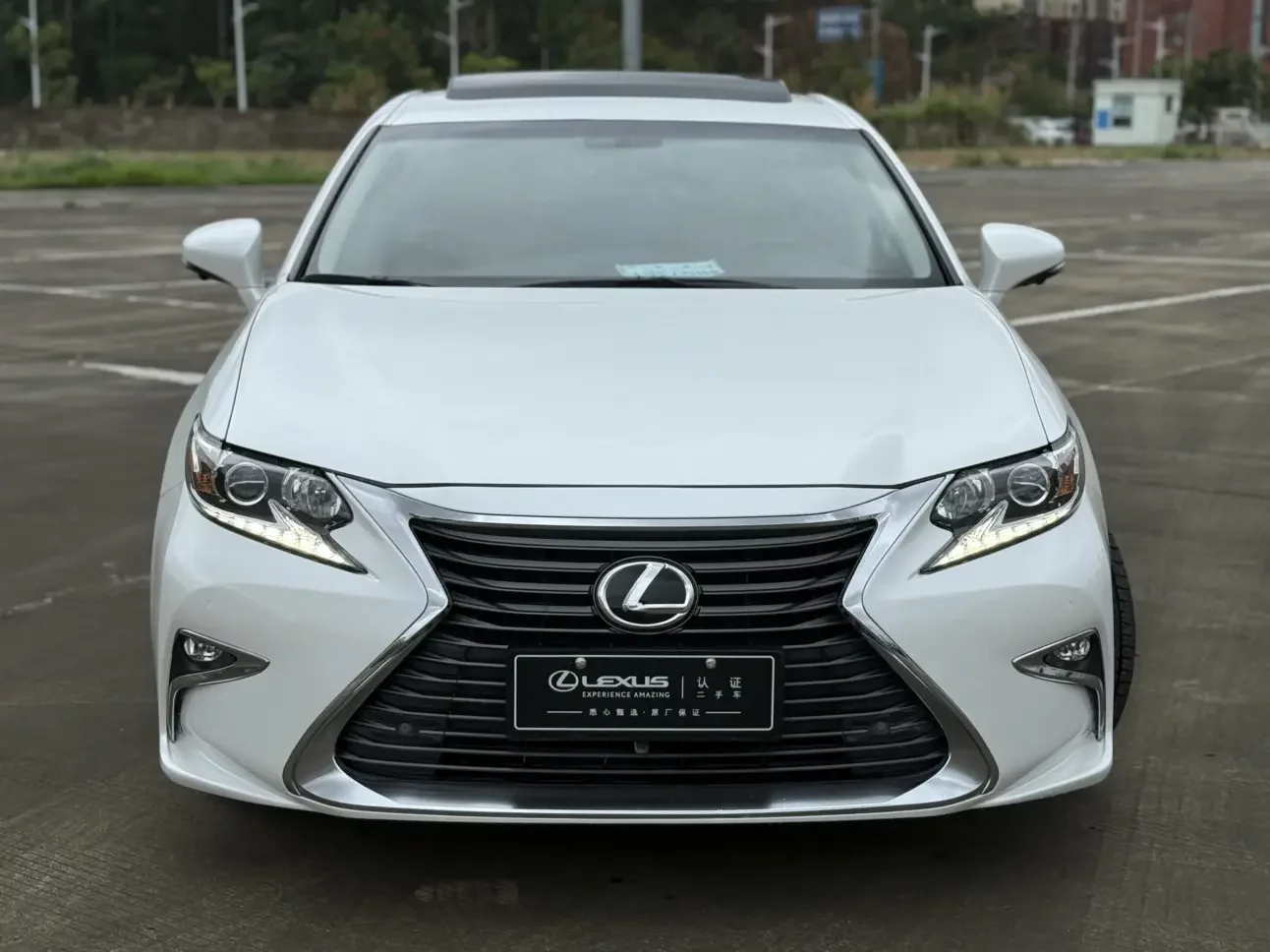 Lexus ES