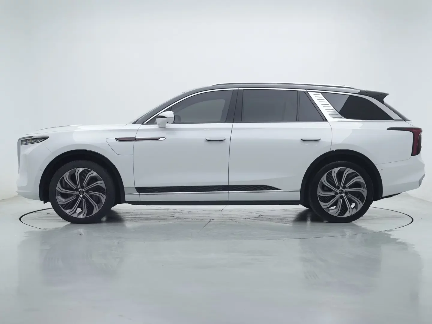 Hongqi E-HS9