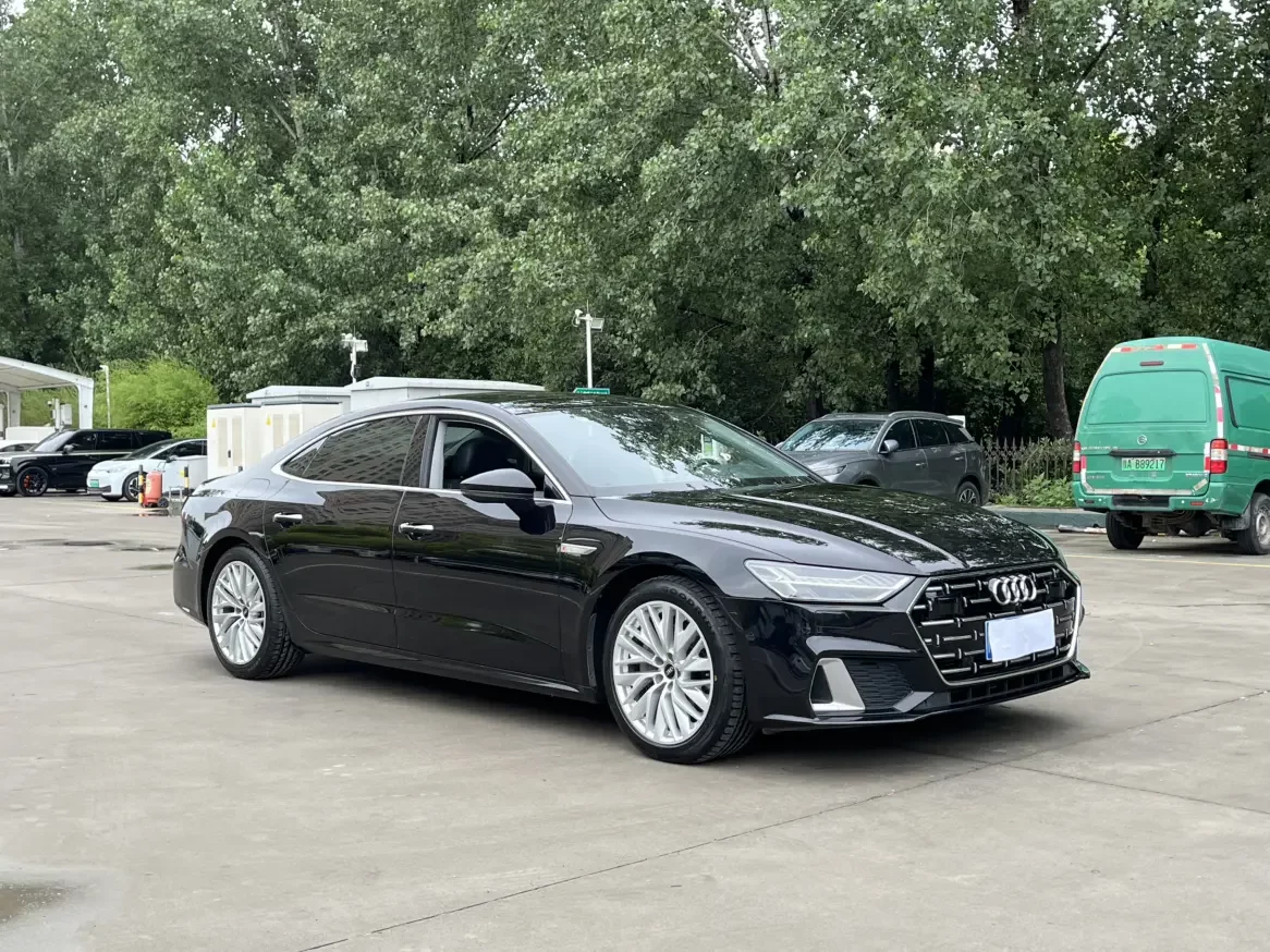 Audi A7L