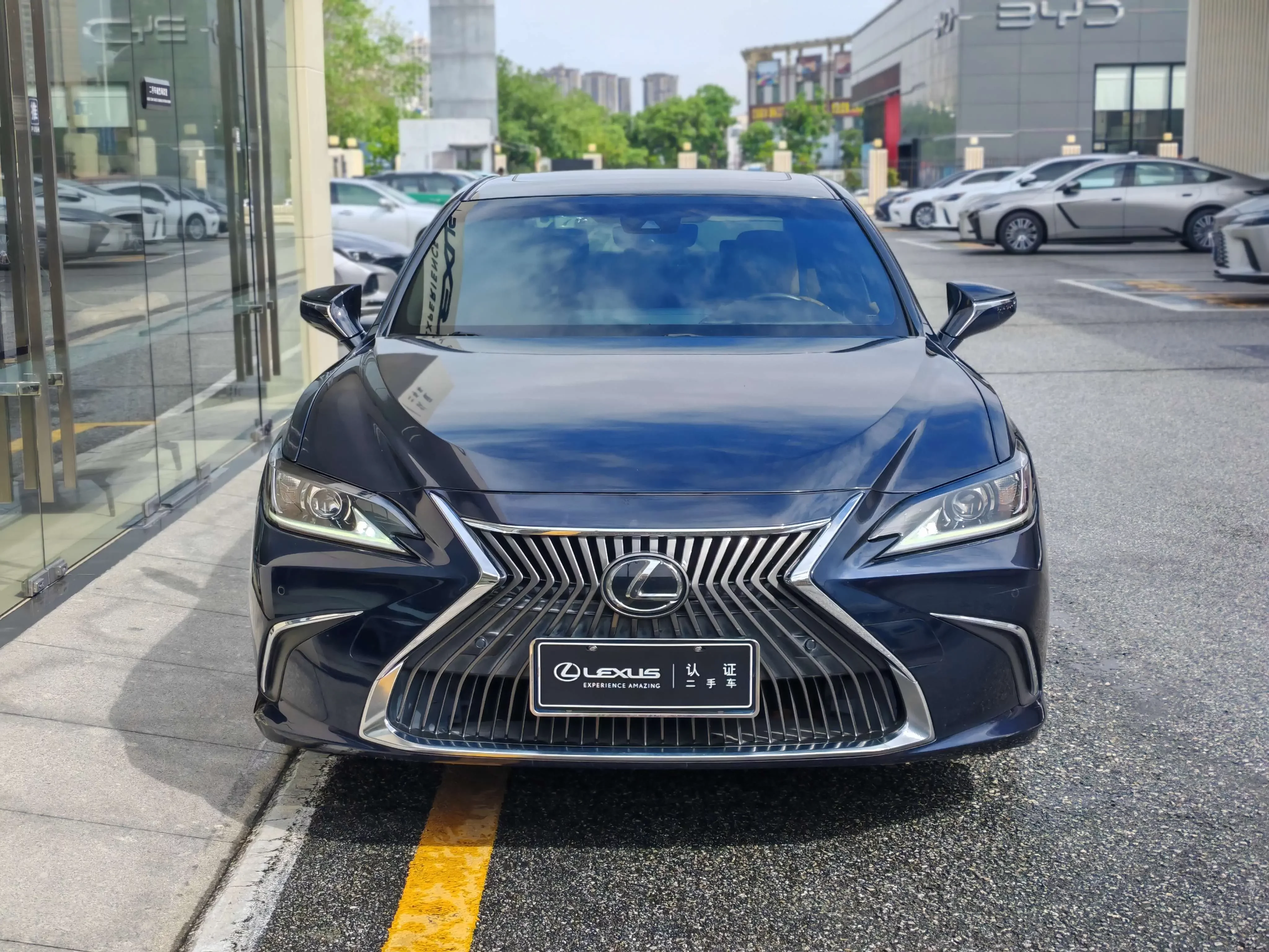 Lexus ES