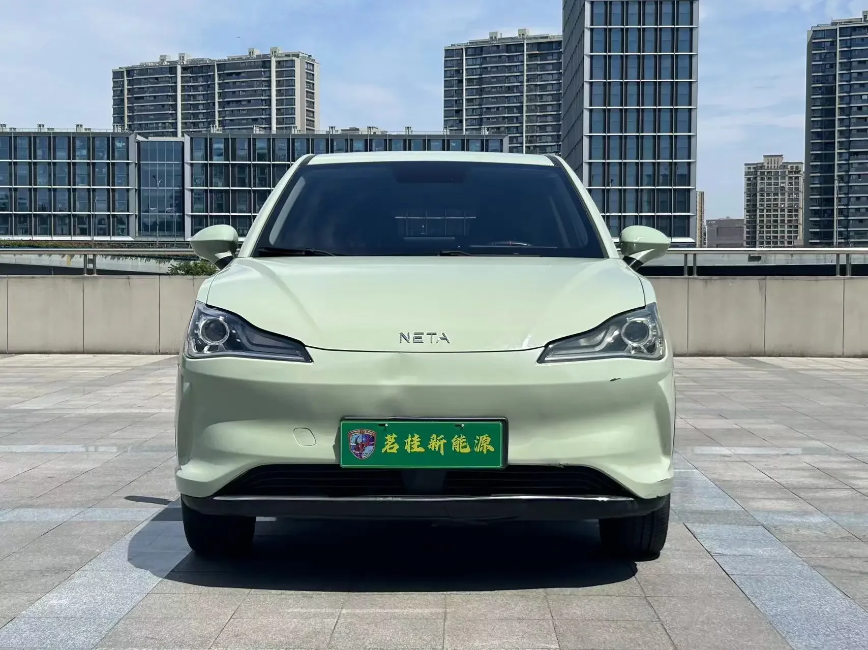 NETA Nezha V