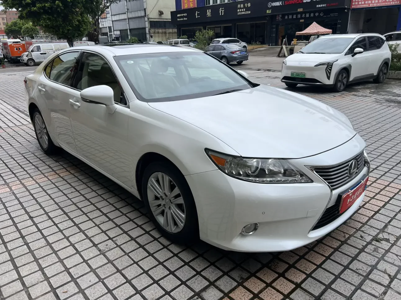 Lexus ES