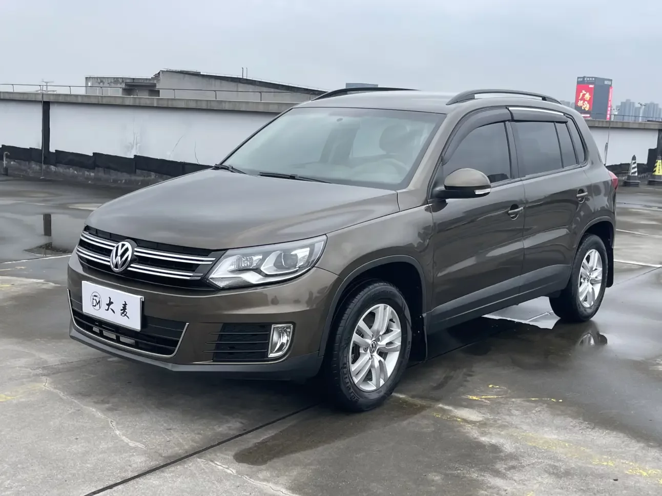 Volkswagen Tiguan (Tharu)