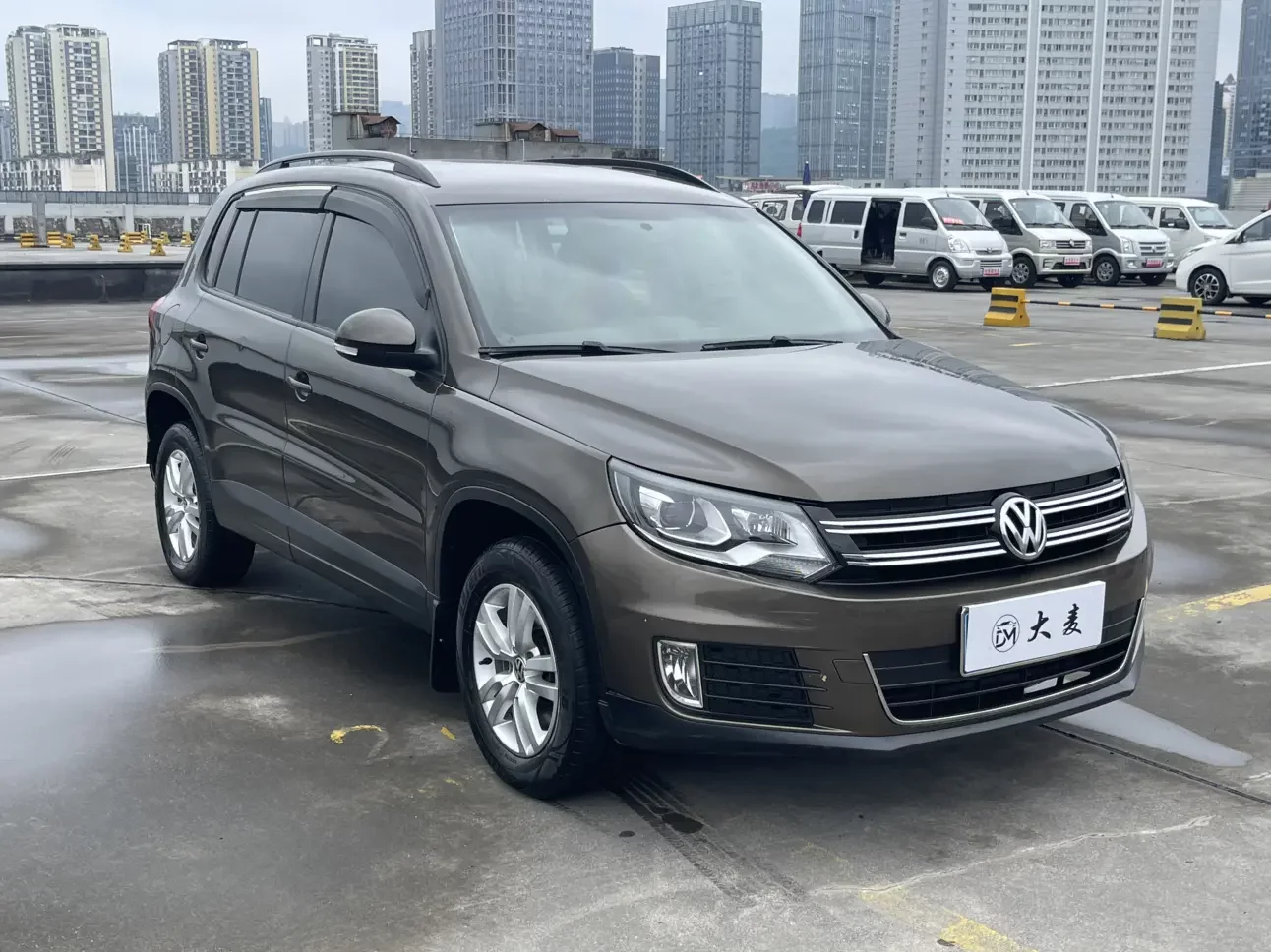 Volkswagen Tiguan (Tharu)