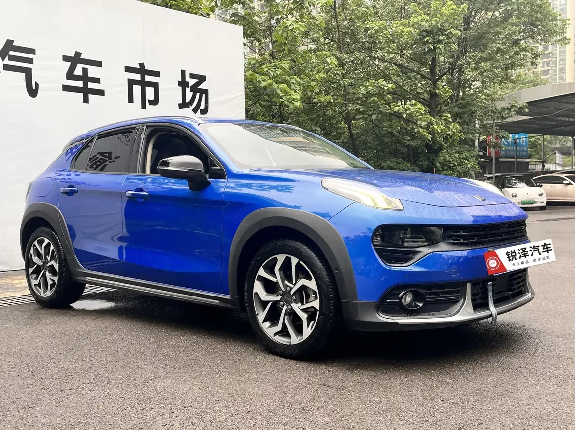 Lynk & Co 02