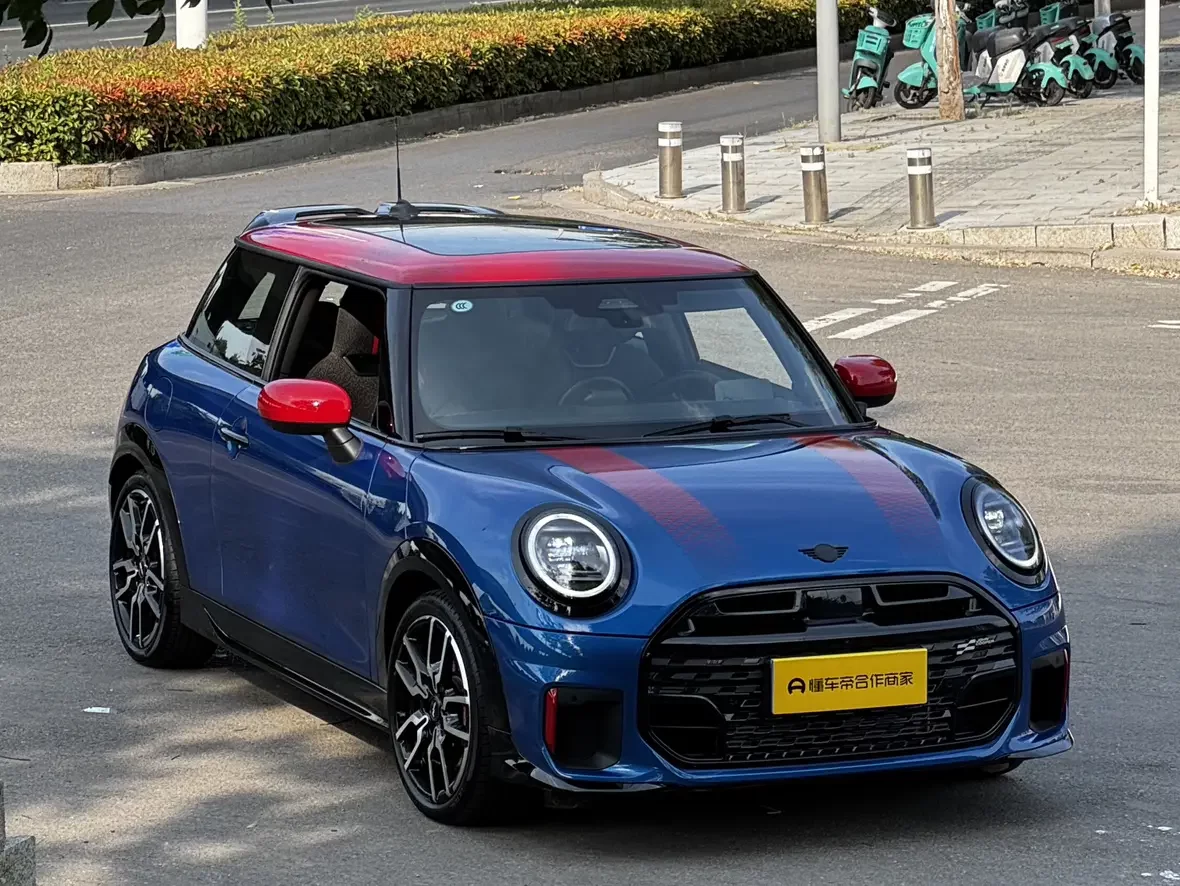 MINI JCW