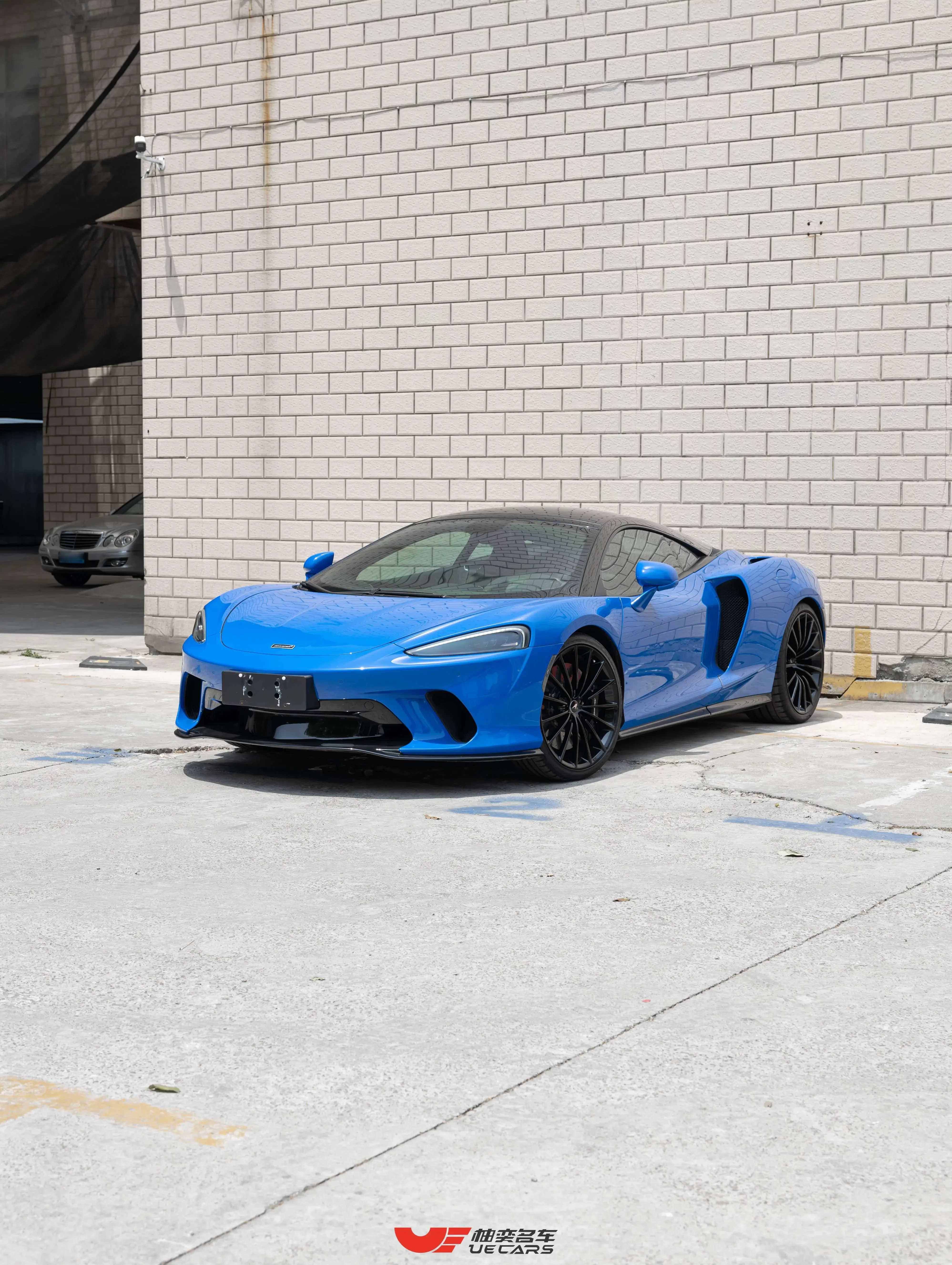 McLaren GT