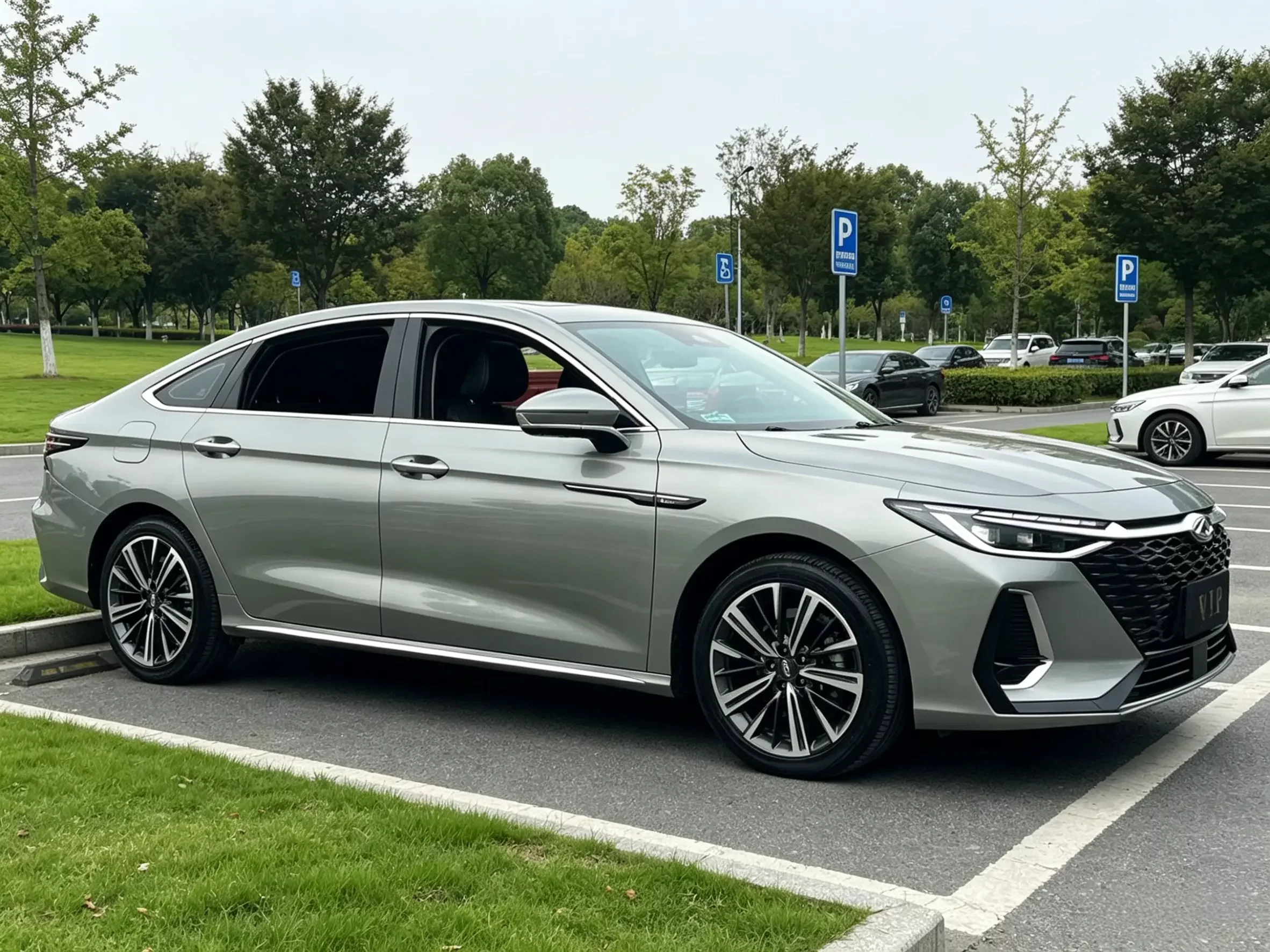 Chery Arrizo 8