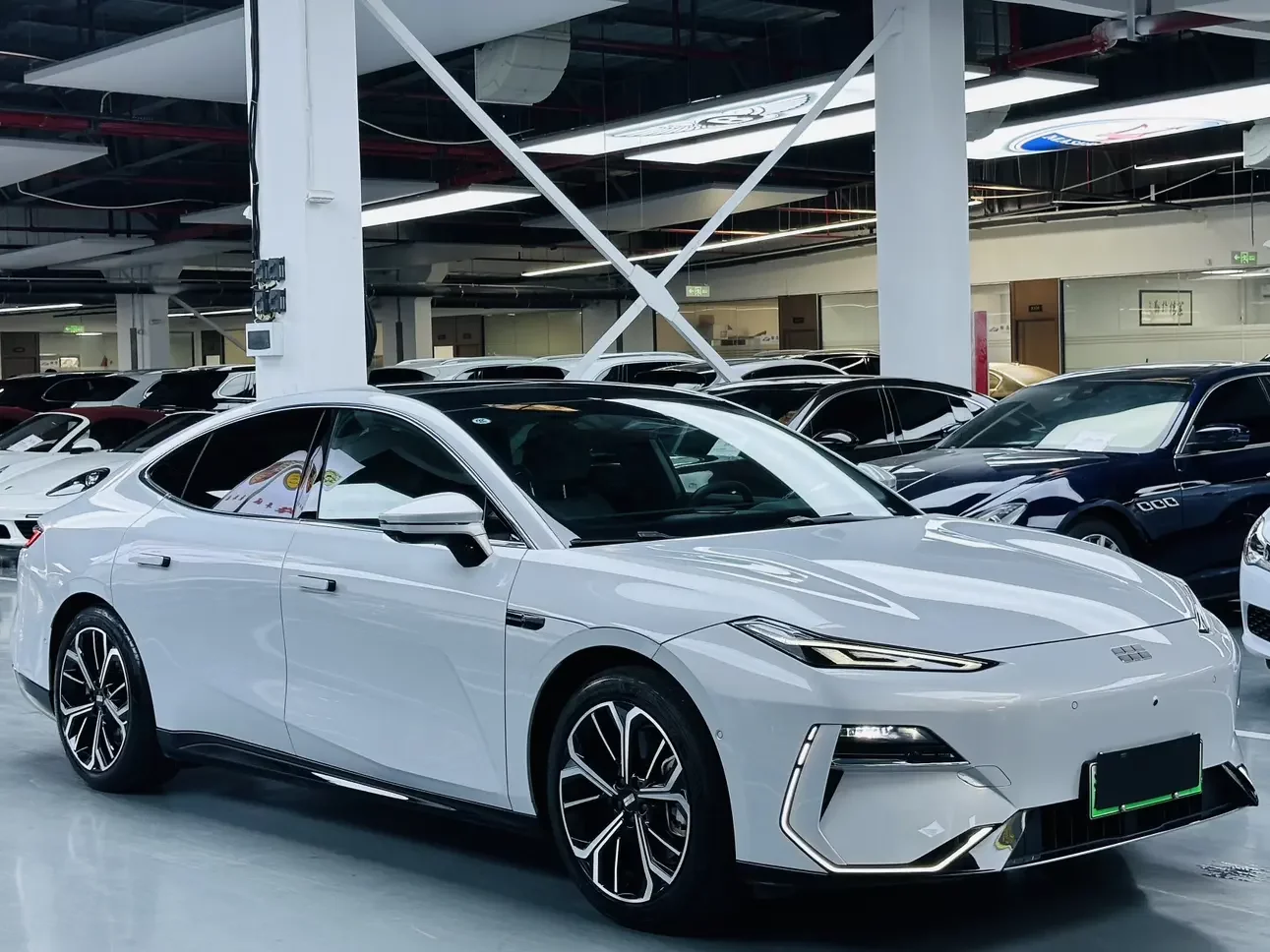 Geely Galaxy E8