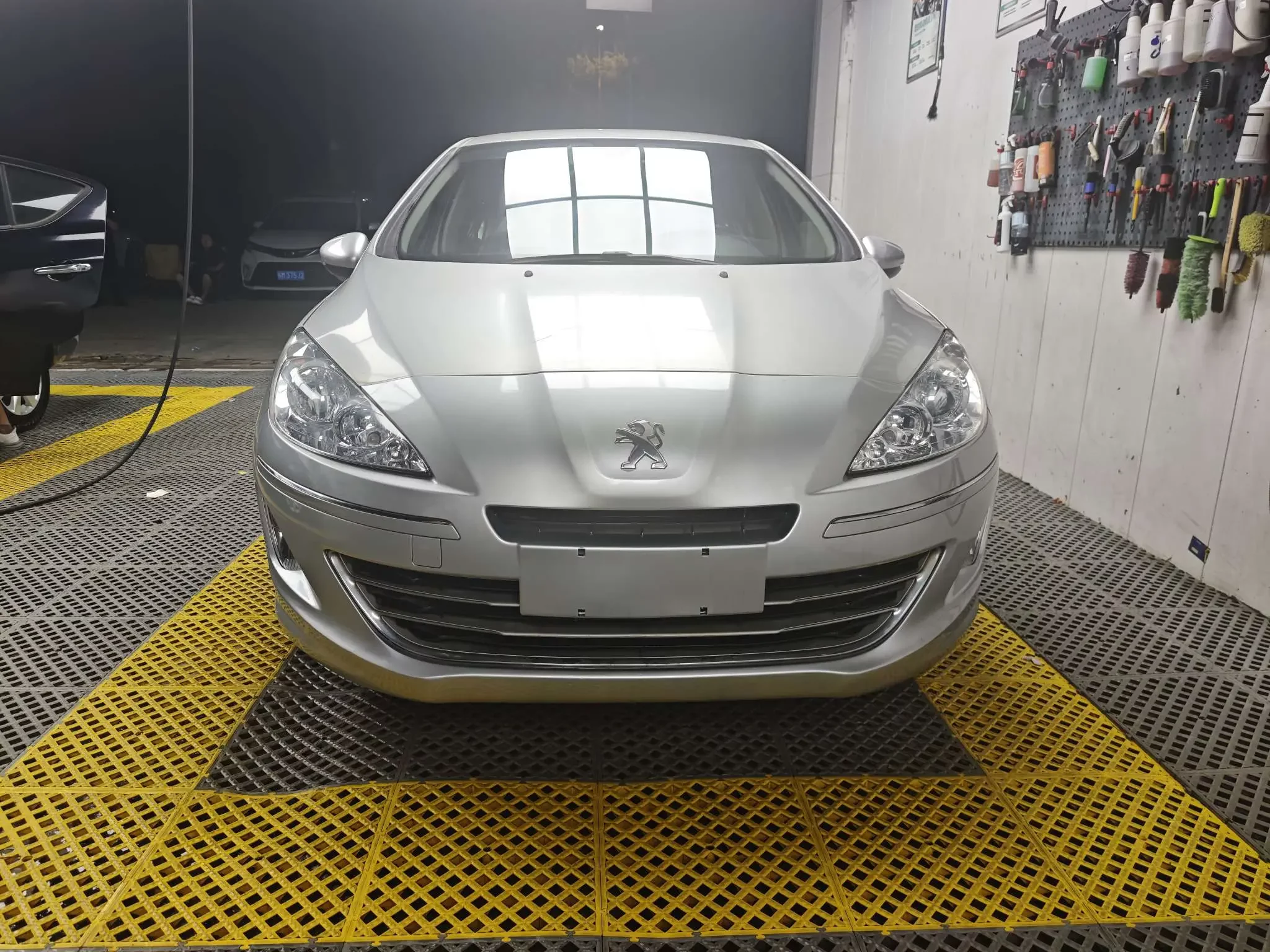 Peugeot 408