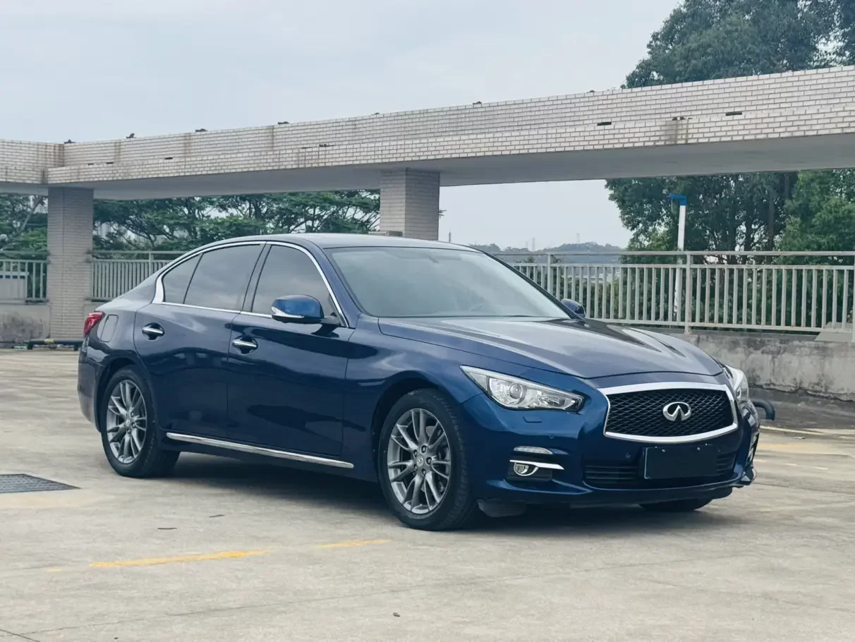 Infiniti Q50L