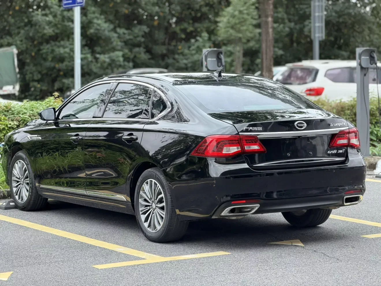 GAC Trumpchi GA8