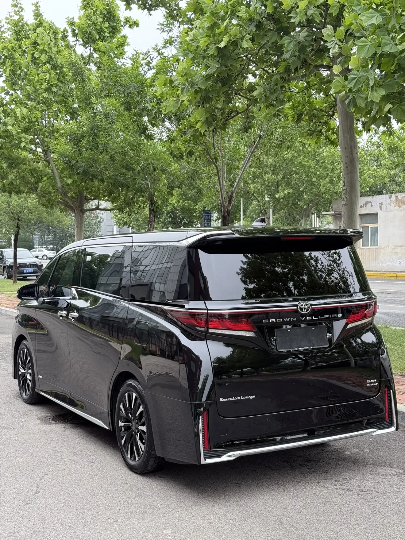 Toyota Crown Wellfire