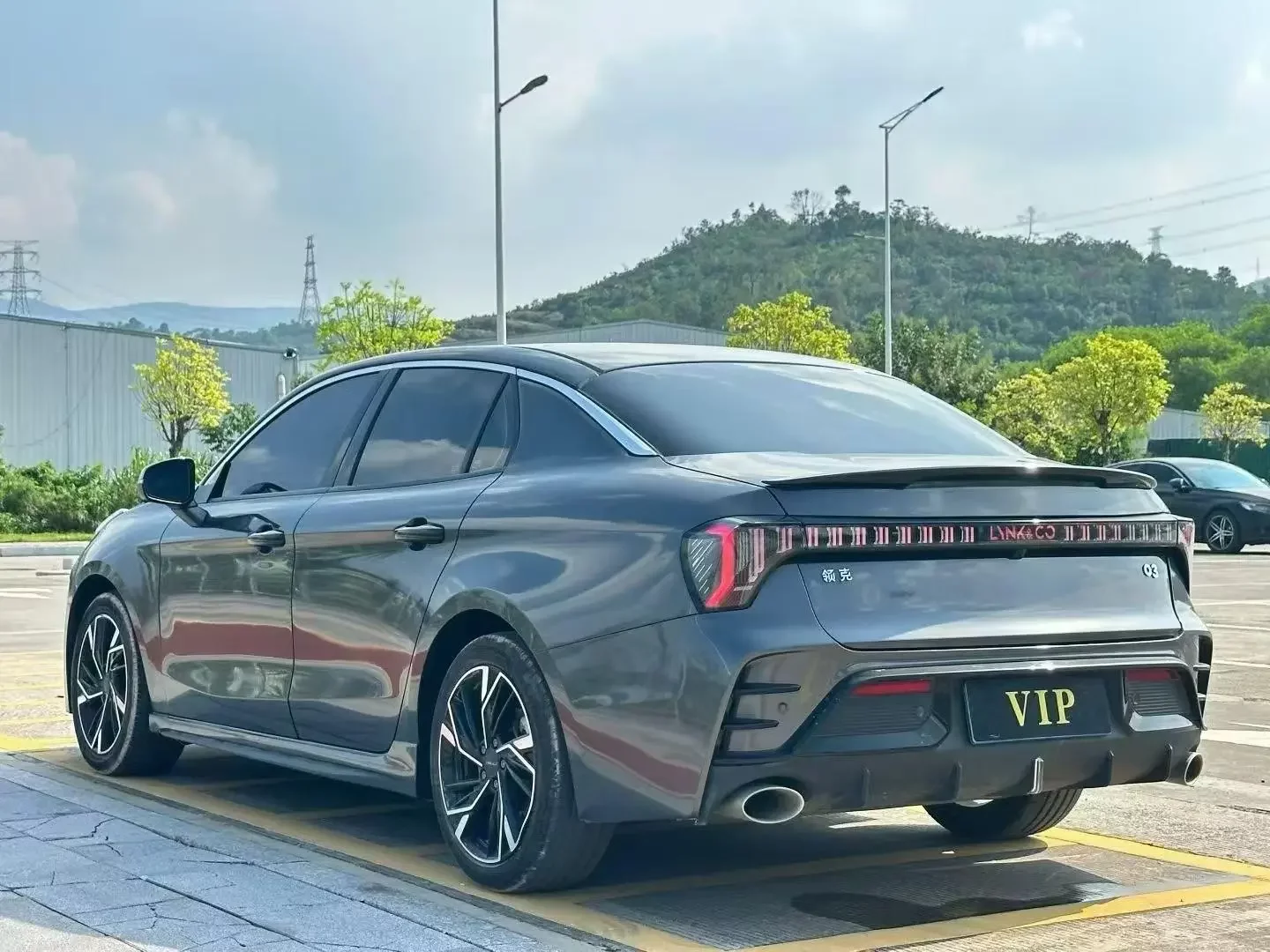 Lynk & Co 03