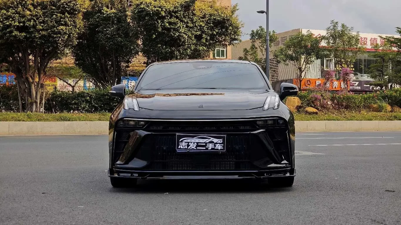 Lynk & Co 03